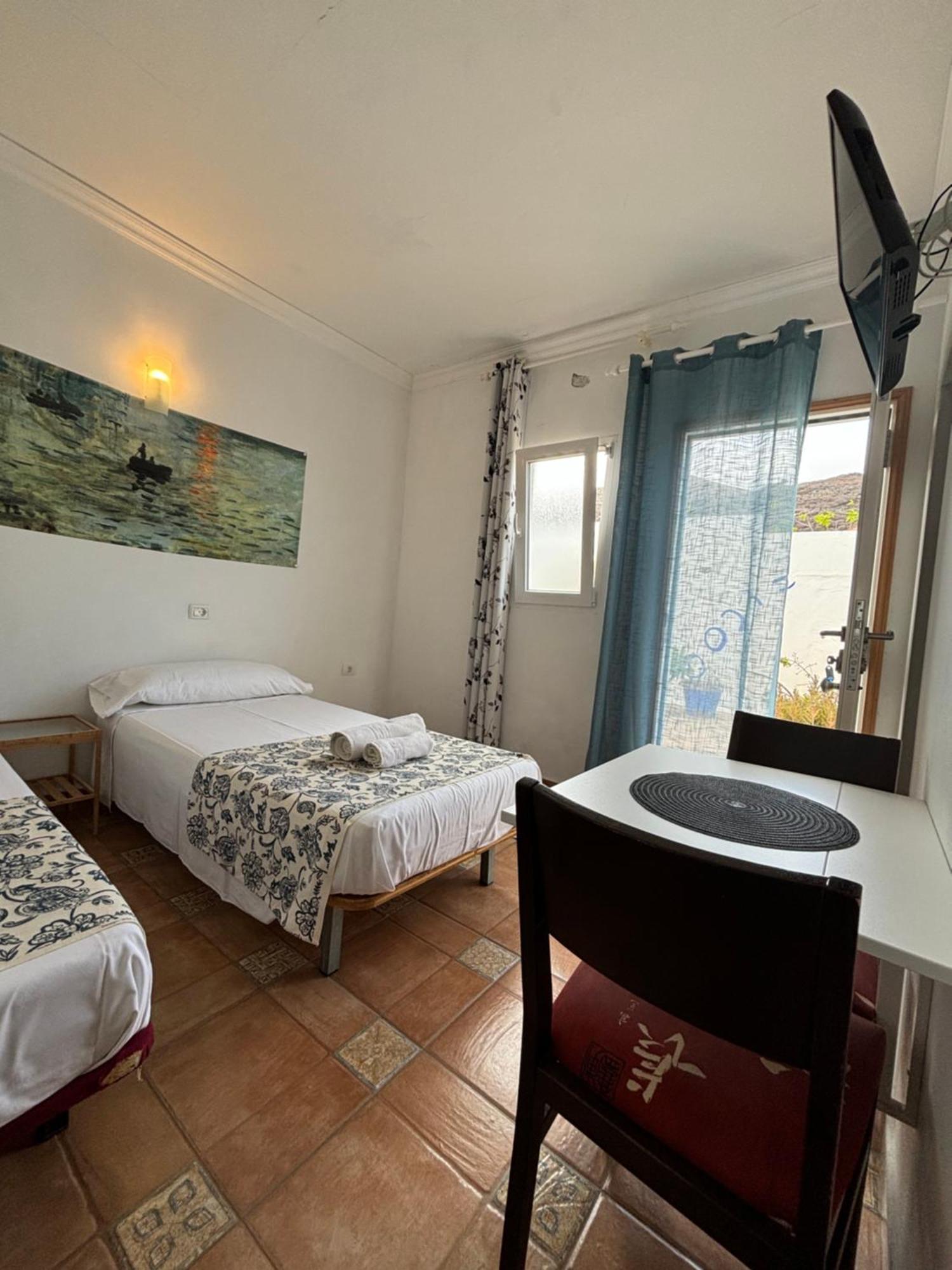 Apartamentos Y Habitaciones Villa Marina La Caleta  Exteriör bild