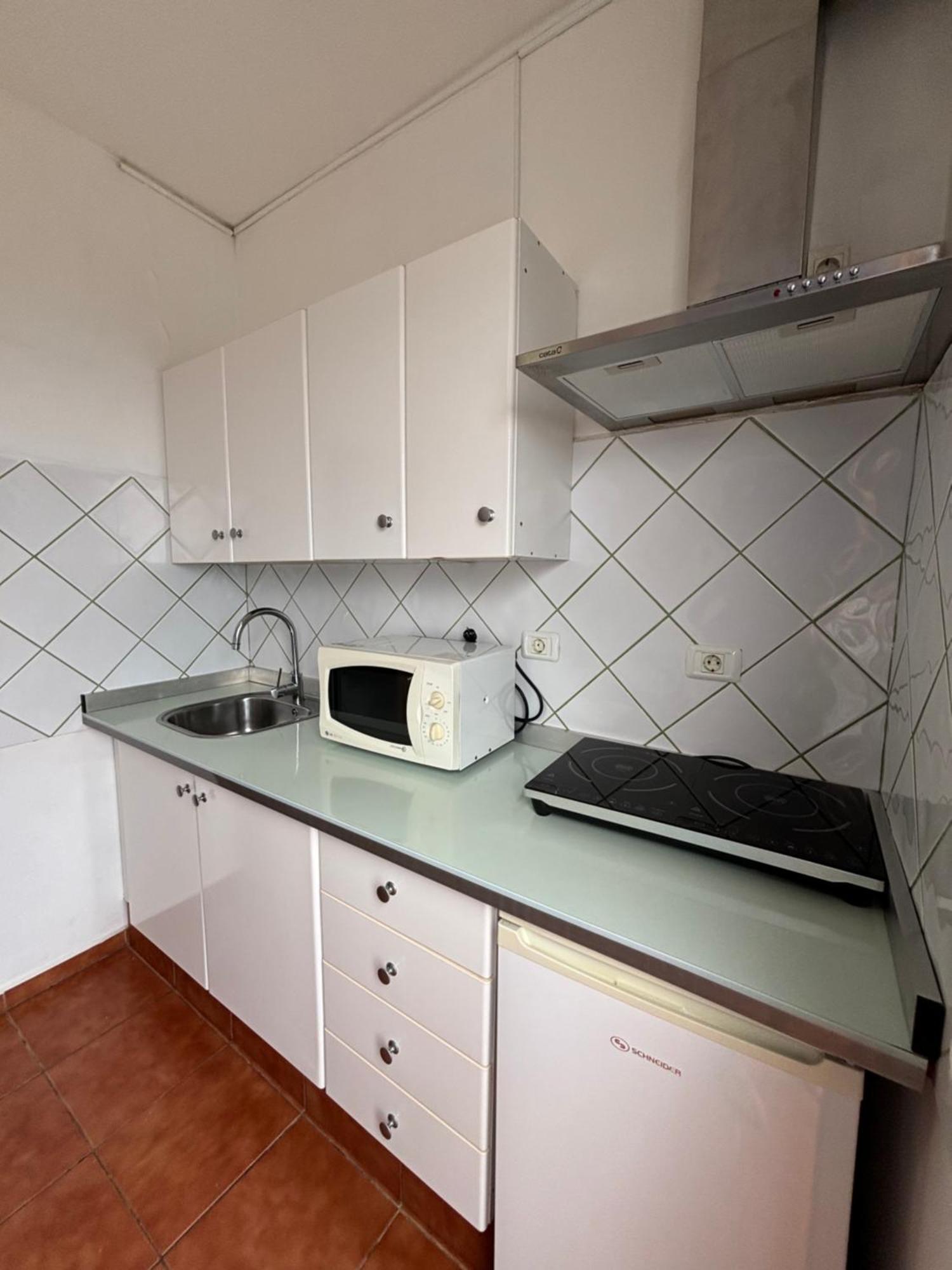 Apartamentos Y Habitaciones Villa Marina La Caleta  Exteriör bild